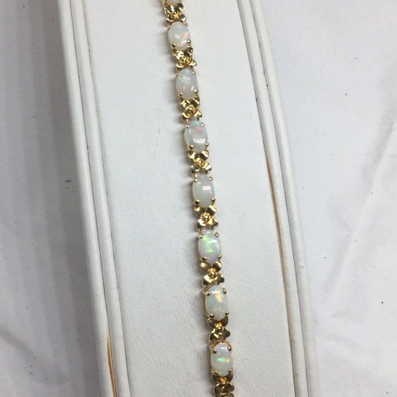 Jewelry - 14K  yellow gold opal bracelet 6”